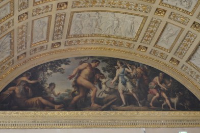 One of the first rooms of the Sully entrance